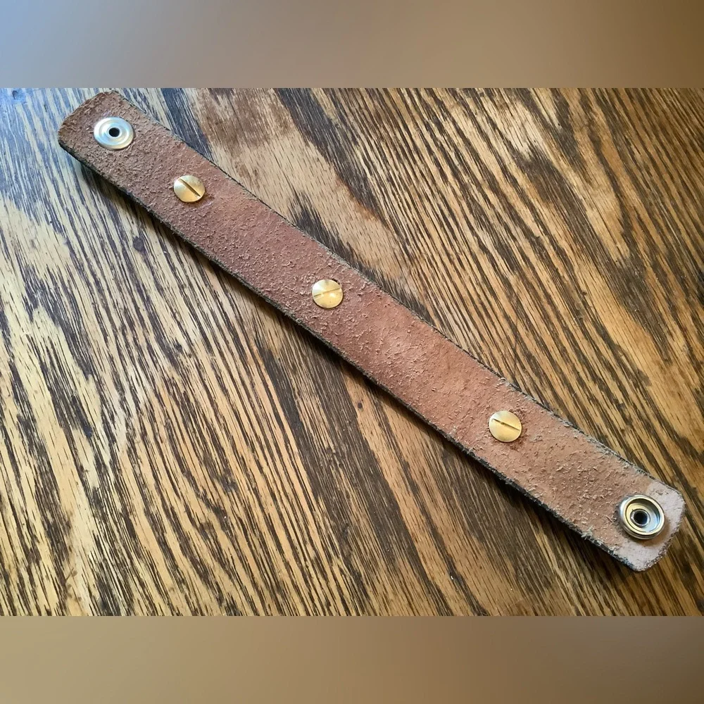 Retro DeNovo Jewelry leather cuff